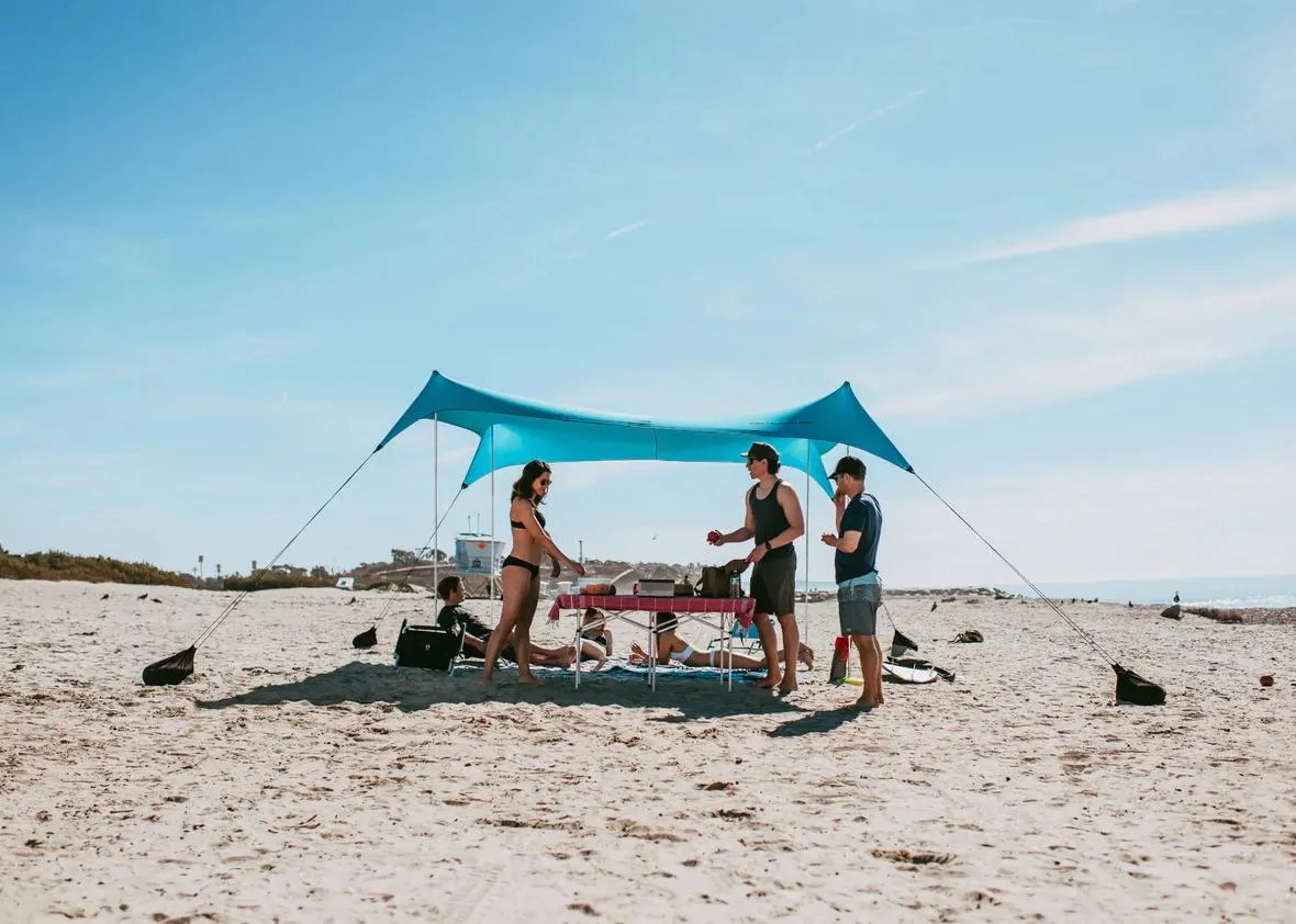 The Neso Gigante Beach Tent