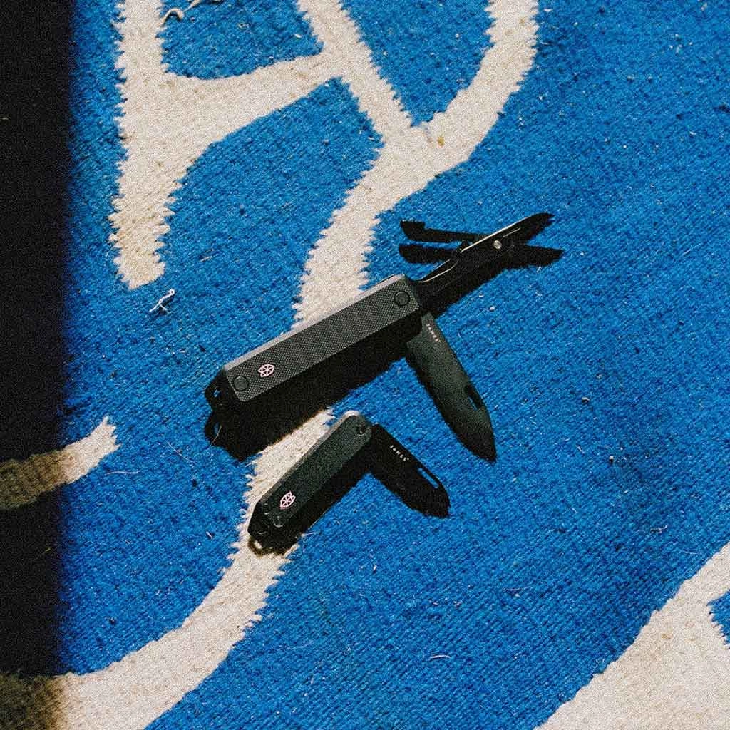 The Ellis | Scissors | Straight Blade