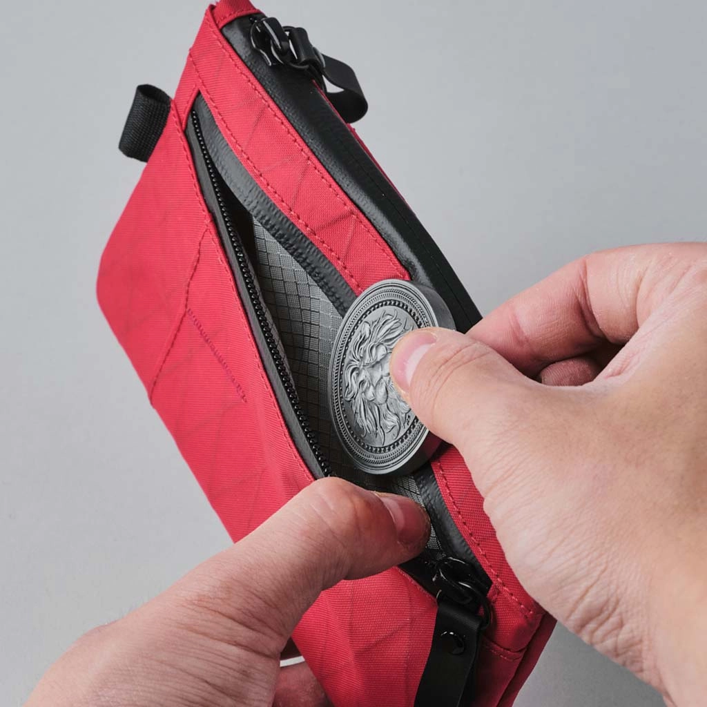 Zip Clutch