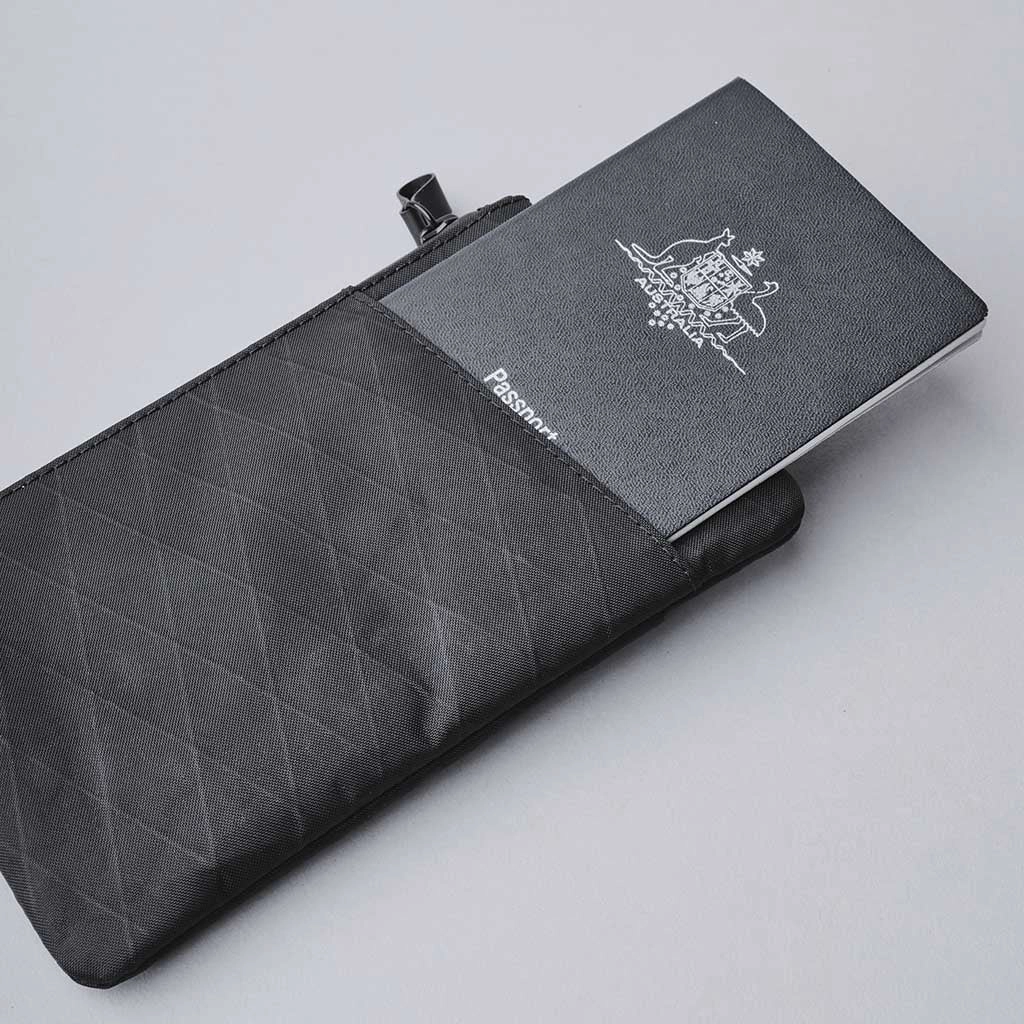 Zip Clutch