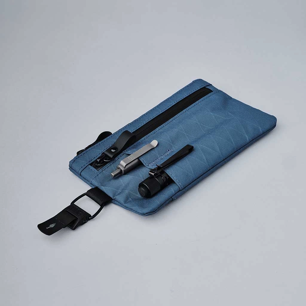 Zip Clutch