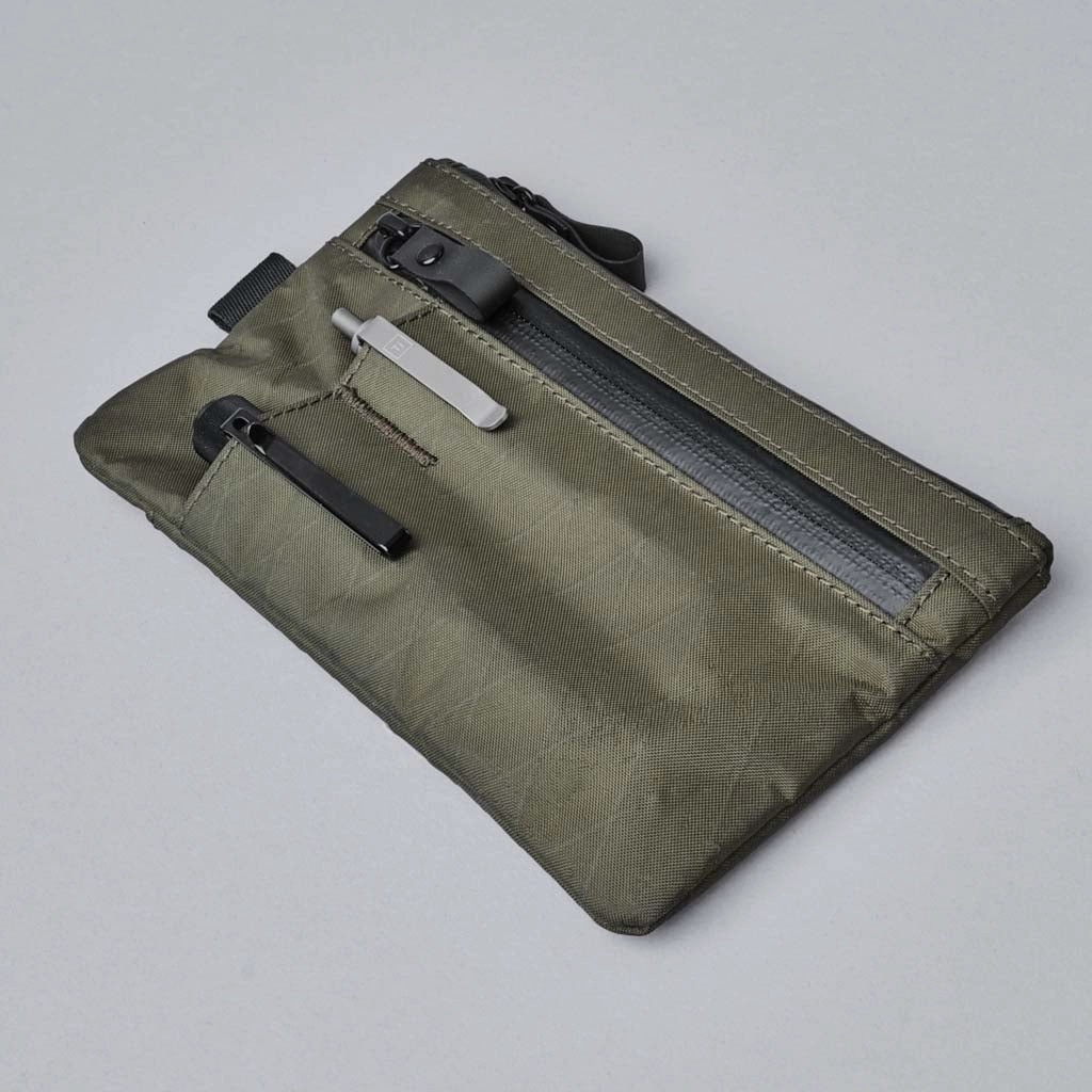 Zip Clutch