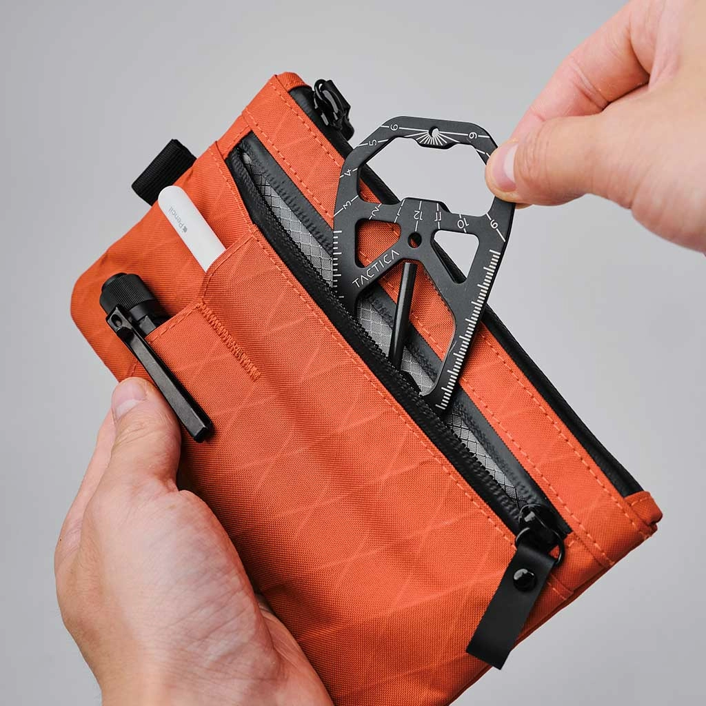 Zip Clutch