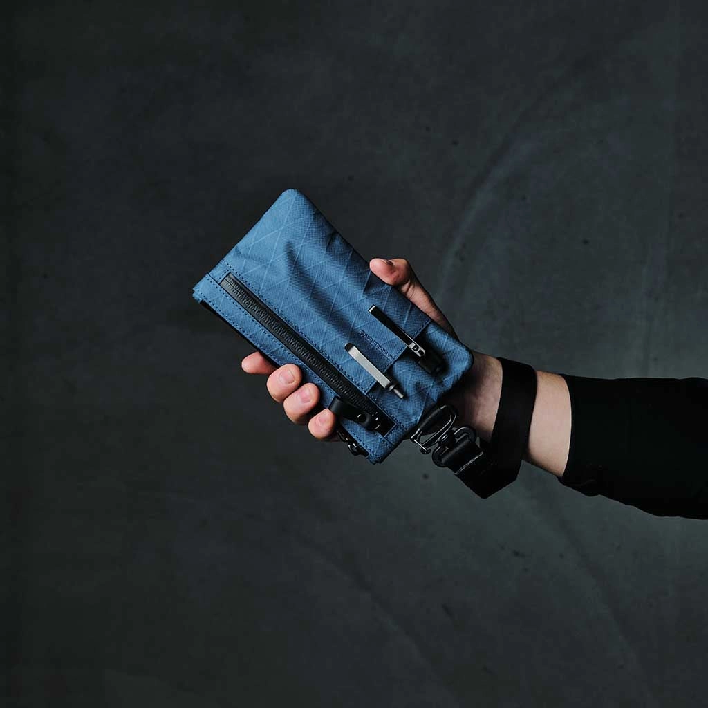 Zip Clutch