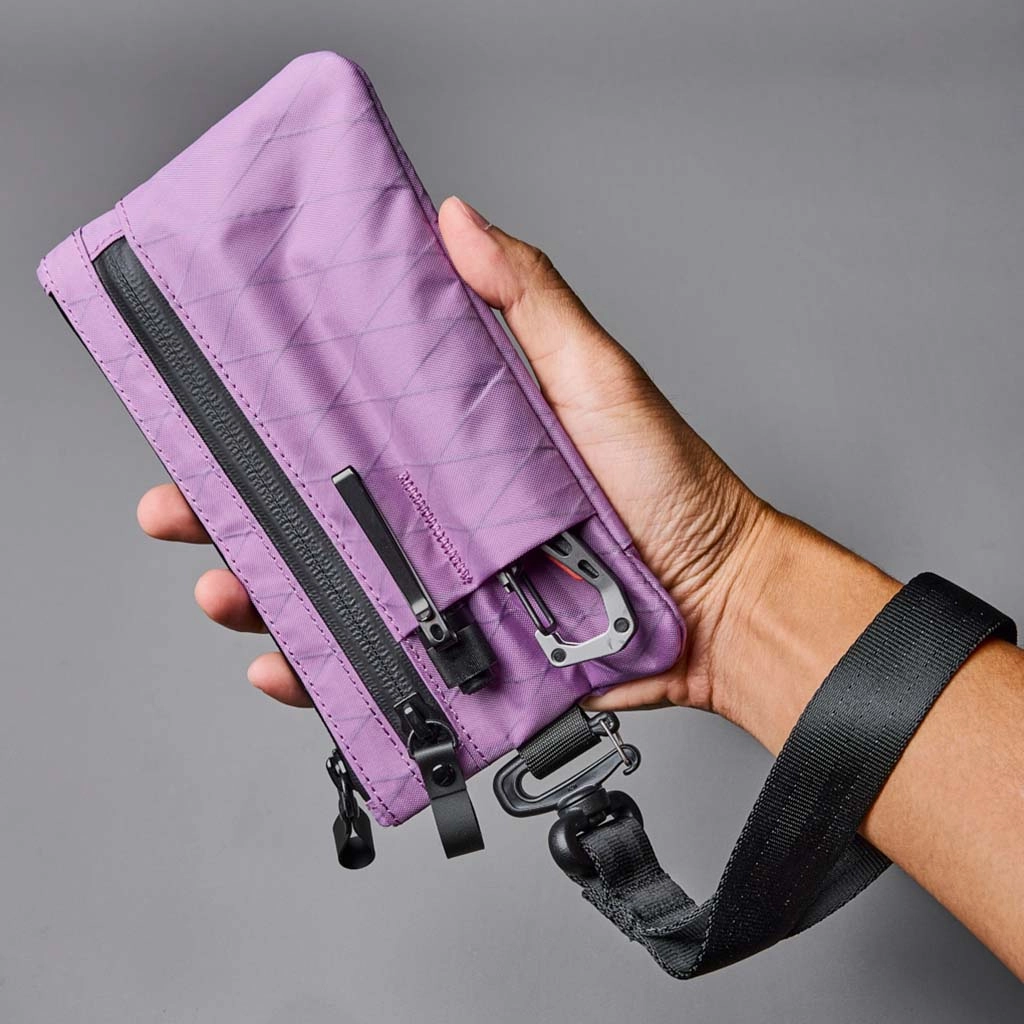 Zip Clutch