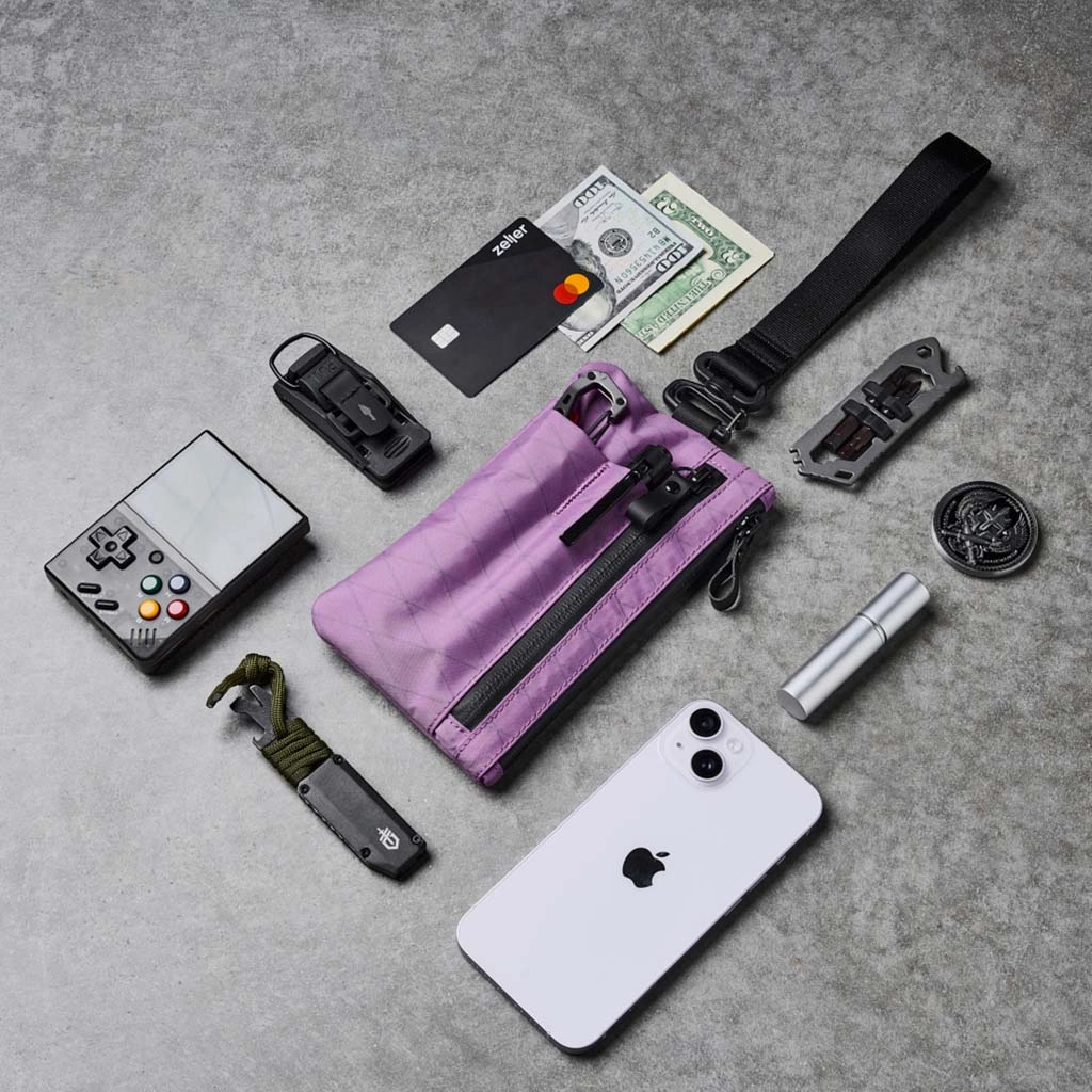 Zip Clutch