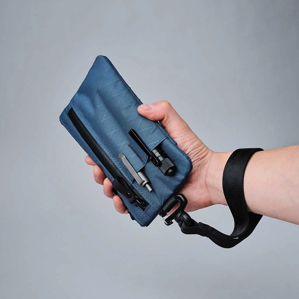 Zip Clutch